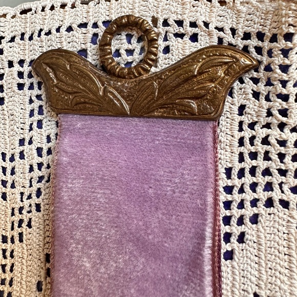 Pair Antique Brass PIcture Frames w/ Silk Portraits and Velvet Ribbons - Picture 4 of 12